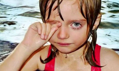 Why your Eyes are Red after Swimming in the Pool